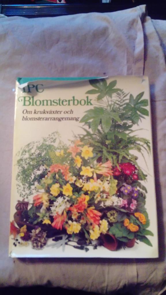 IPC blomsterbok : om krukväxter och blomsterarrangemang