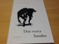 Den svarta hunden : essä och dikter