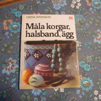 Måla korgar, ägg och halsband